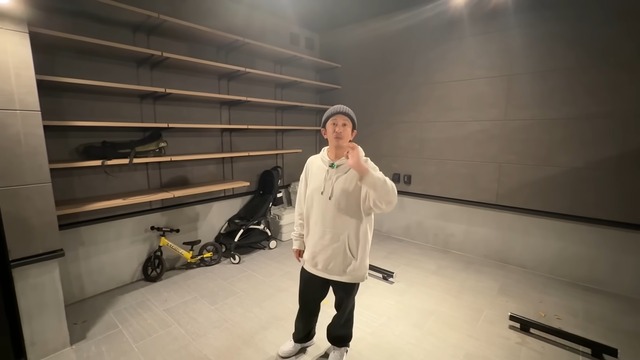 梶原雄太の自宅のガレージ