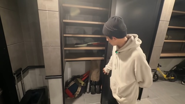 梶原雄太の自宅のガレージ