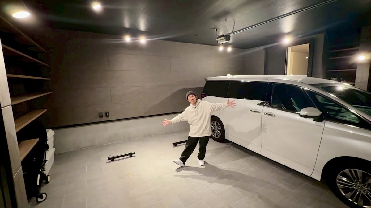 梶原雄太の自宅のガレージ
