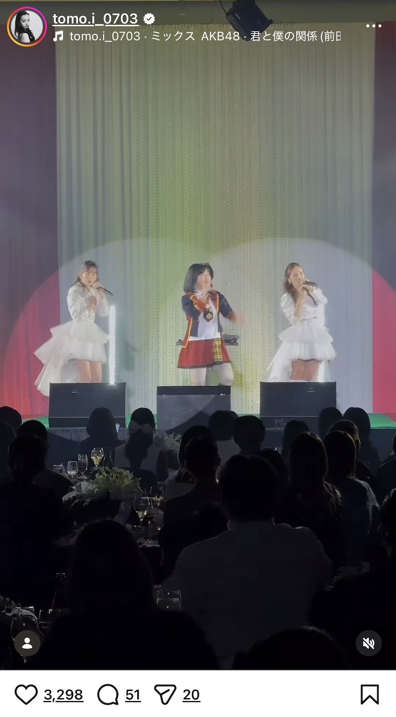 板野友美・前田敦子、クリスマスに名曲披露の画像