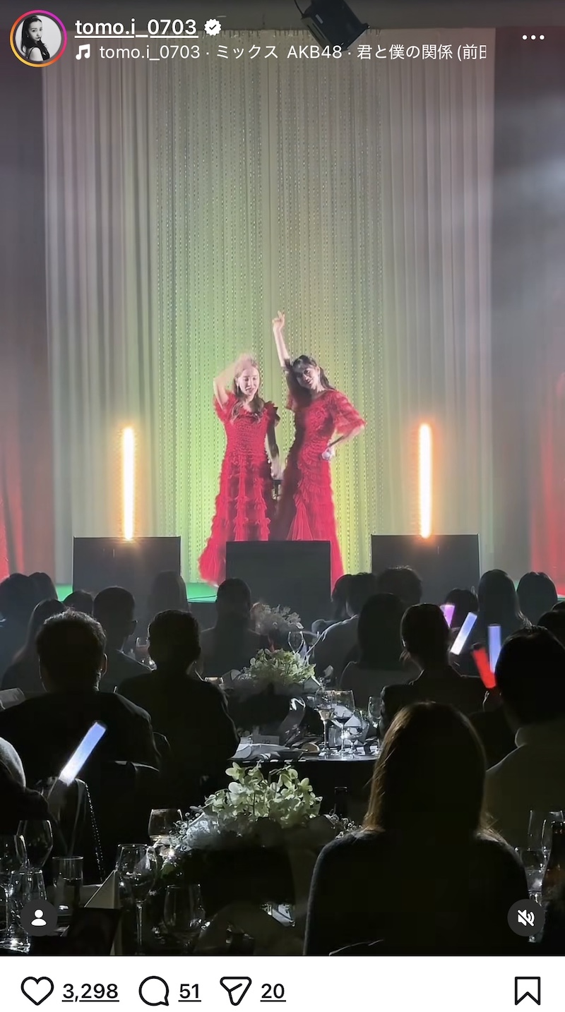 板野友美・前田敦子、クリスマスに名曲披露の画像