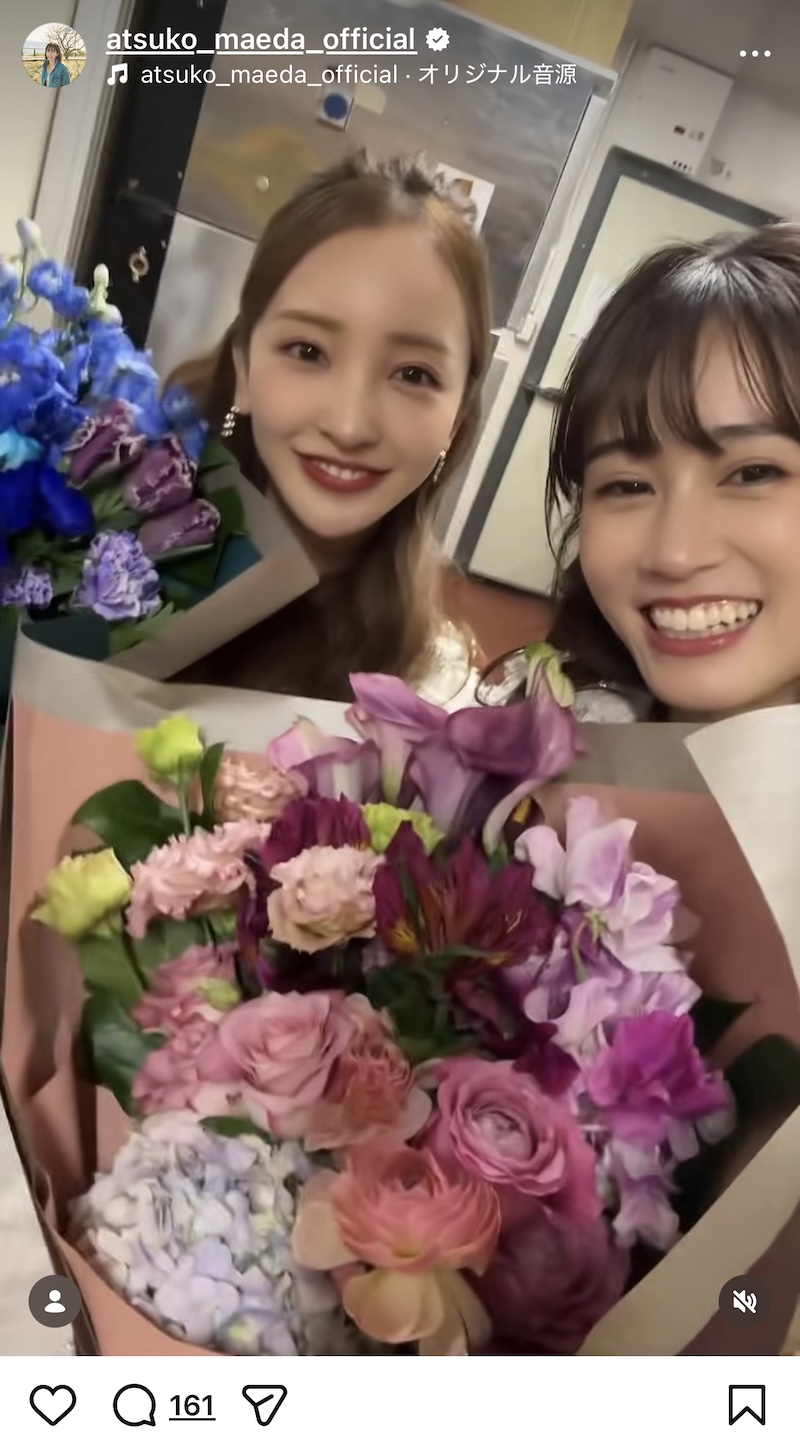 板野友美・前田敦子、クリスマスに名曲披露の画像