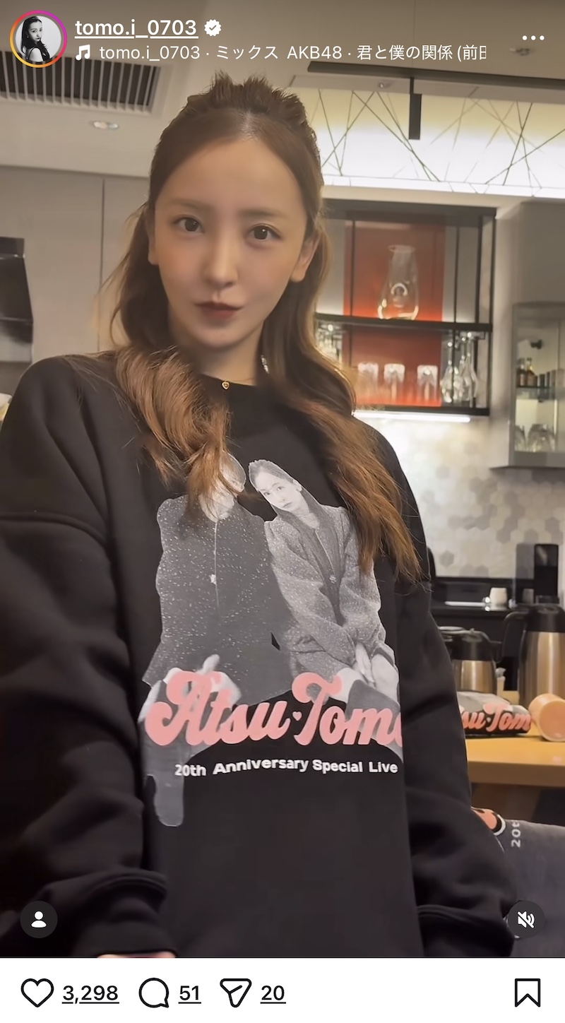 板野友美・前田敦子、クリスマスに名曲披露の画像