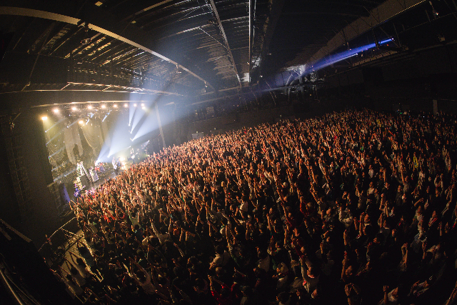 SCANDAL『BEST★Xmas 2025』より/Photo=takeshi yao