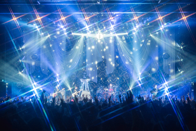 SCANDAL『BEST★Xmas 2025』より/Photo=takeshi yao