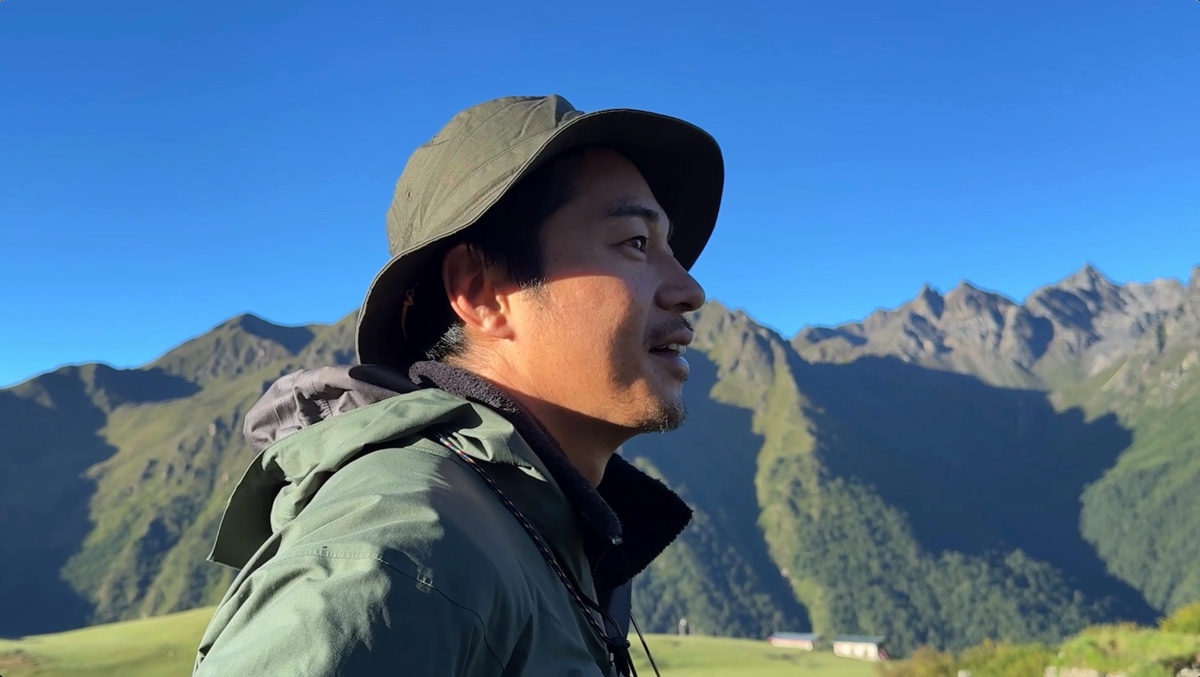 『世界の果てに、くるま置いてきた』13話