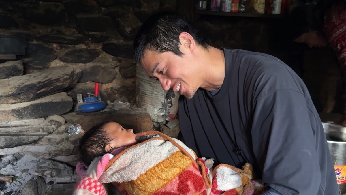 『世界の果てに、くるま置いてきた』13話