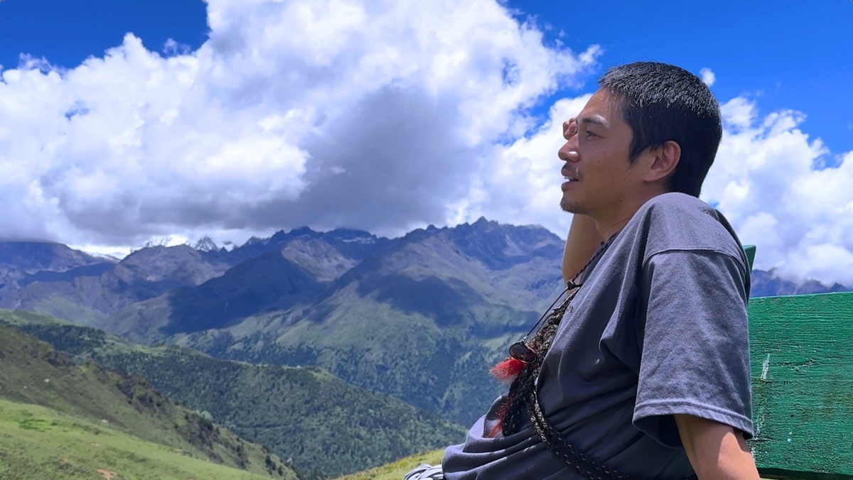 『世界の果てに、くるま置いてきた』13話