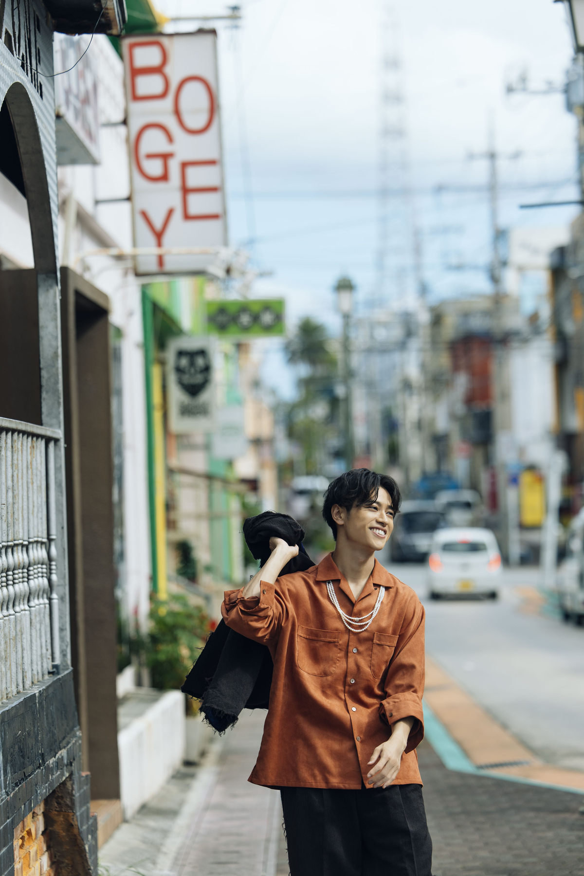 俳優・湯本健一、初の写真集が発売の画像