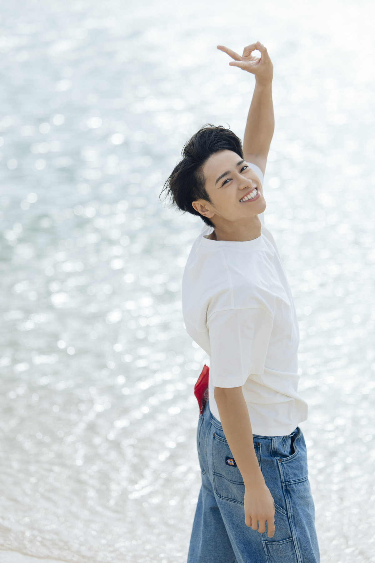 俳優・湯本健一、初の写真集が発売の画像