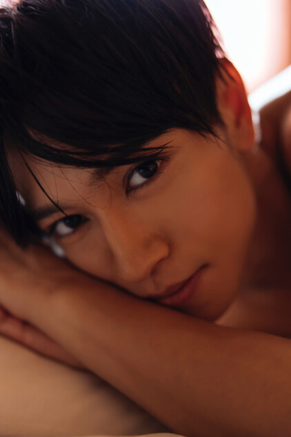 俳優・湯本健一、初の写真集が発売