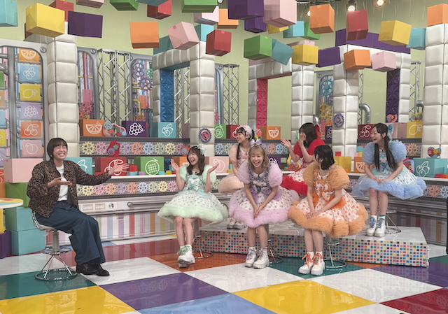 『FRUITS ZIPPERのはちゃめちゃファクトリー』より