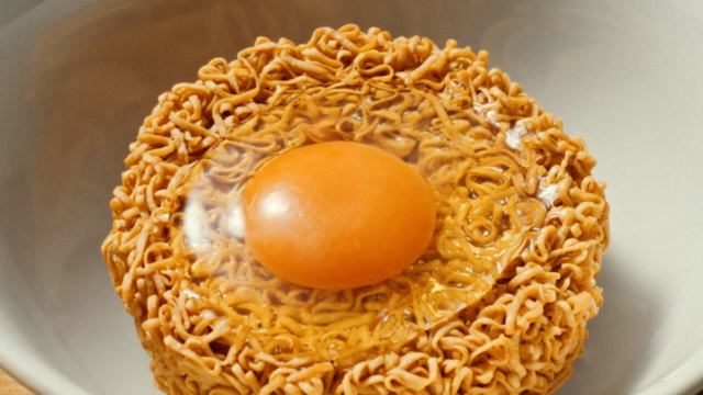 チキンラーメン『ひよこちゃんたち誕生 篇』より