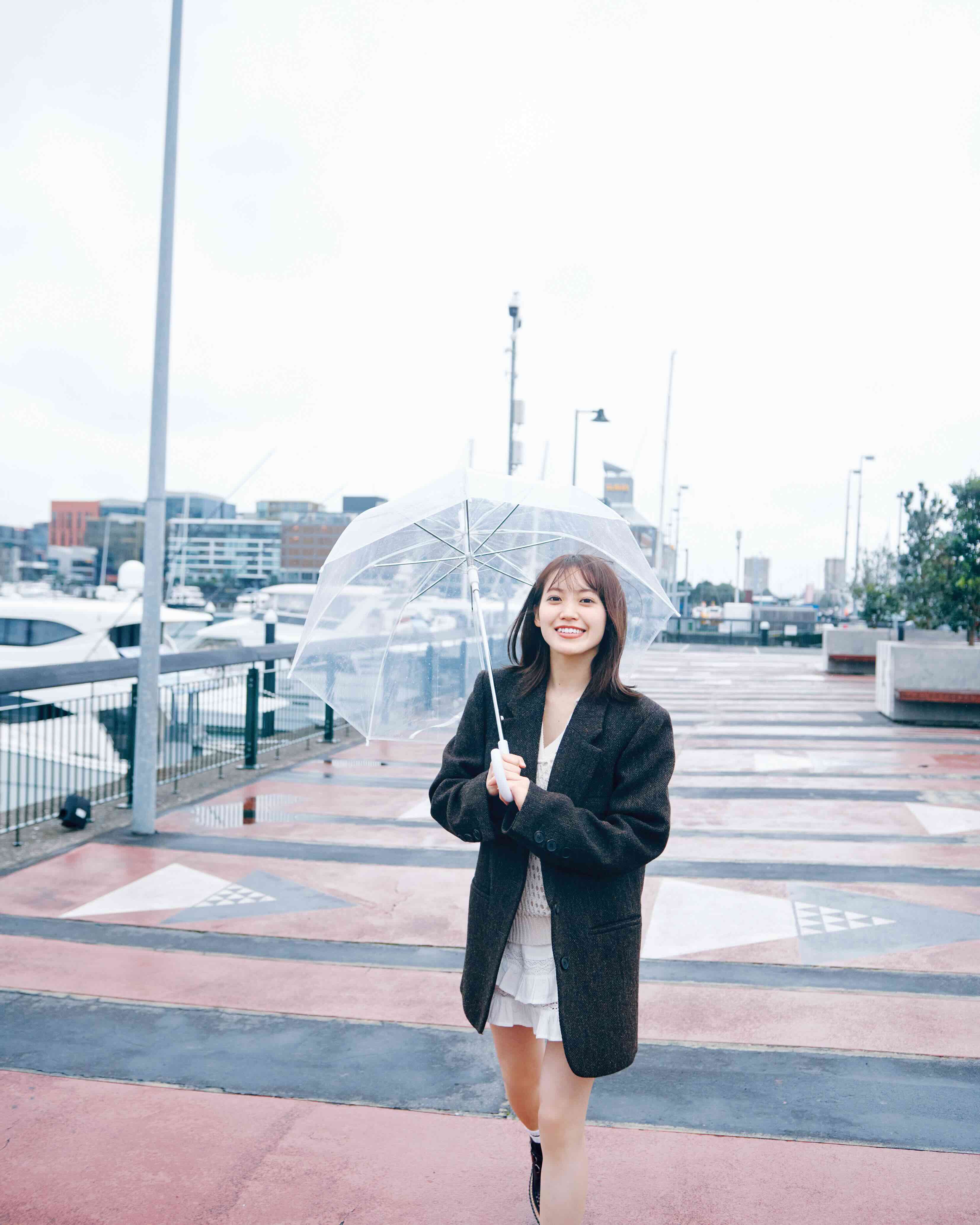 櫻坂46 松田里奈、1st写真集裏表紙が公開の画像