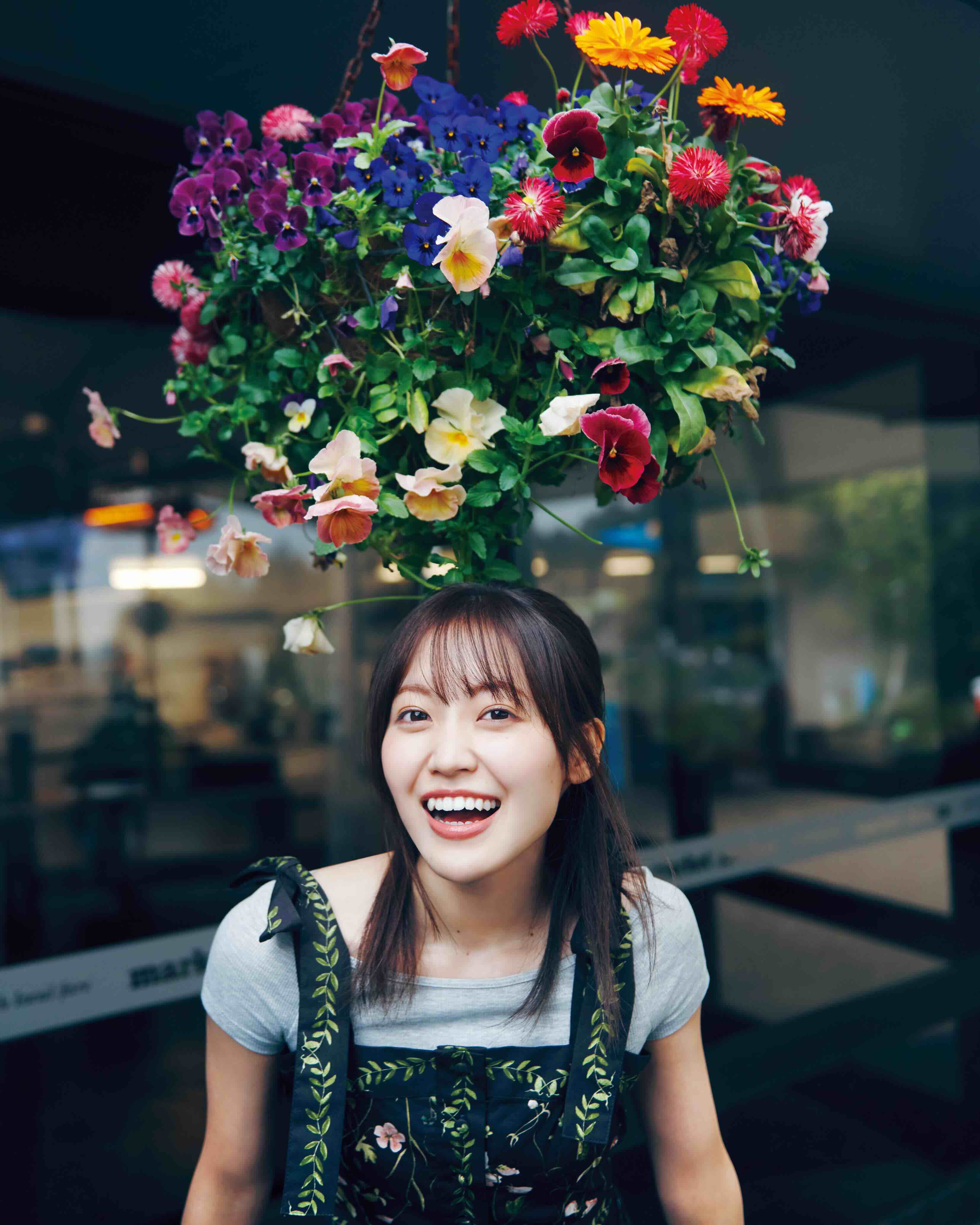 櫻坂46 松田里奈、1st写真集裏表紙が公開の画像