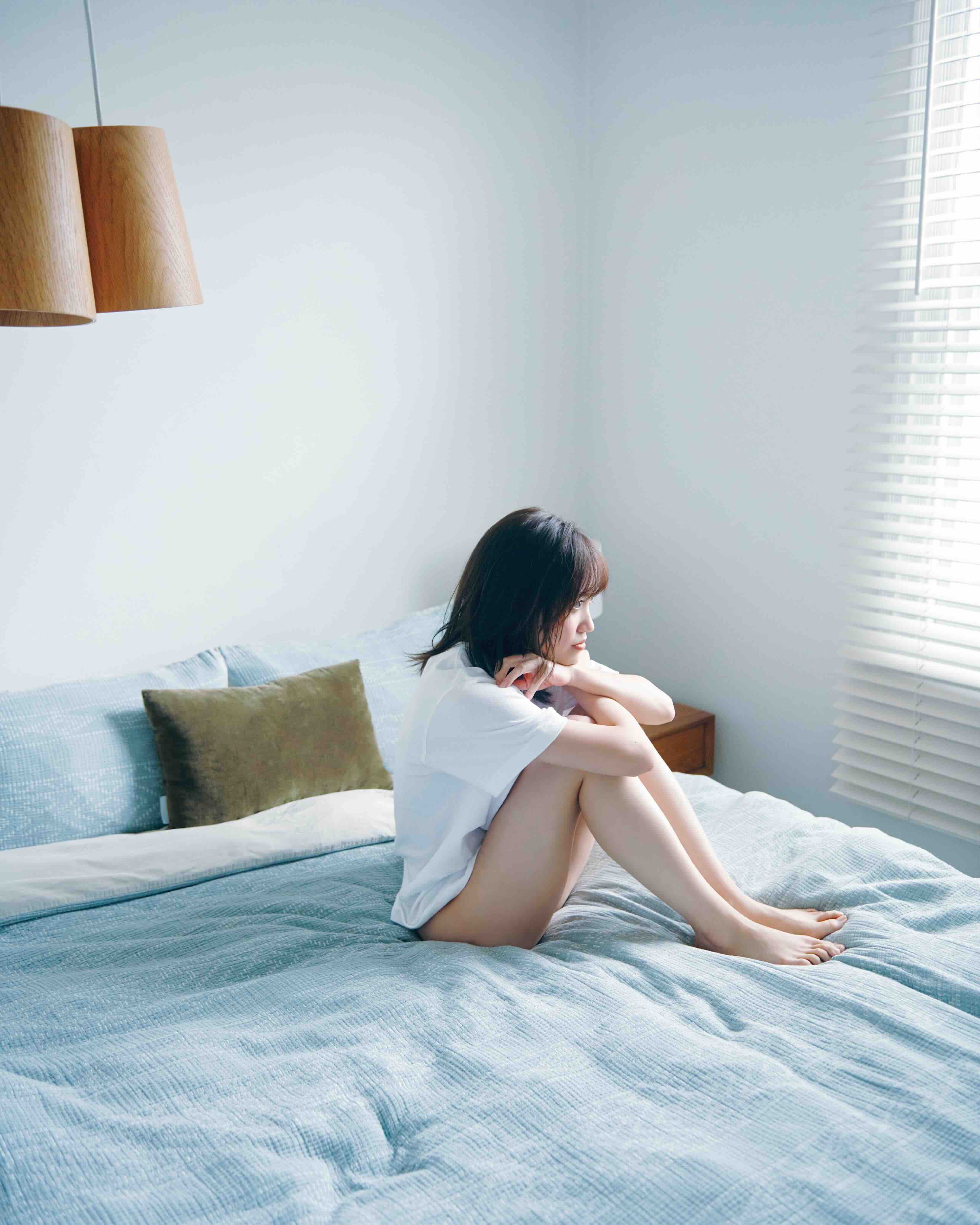 櫻坂46 松田里奈、1st写真集裏表紙が公開の画像