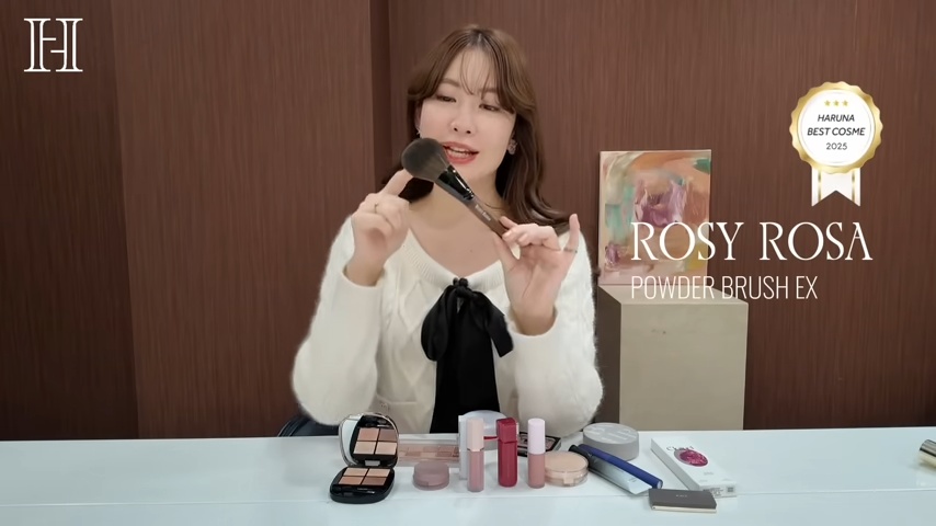 小嶋陽菜、2025年のベストコスメを紹介の画像