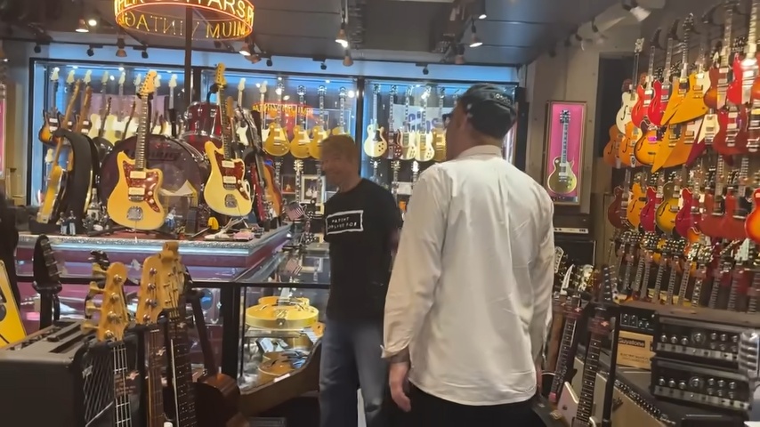 くっきー！43万円の“激渋”ギターを購入の画像