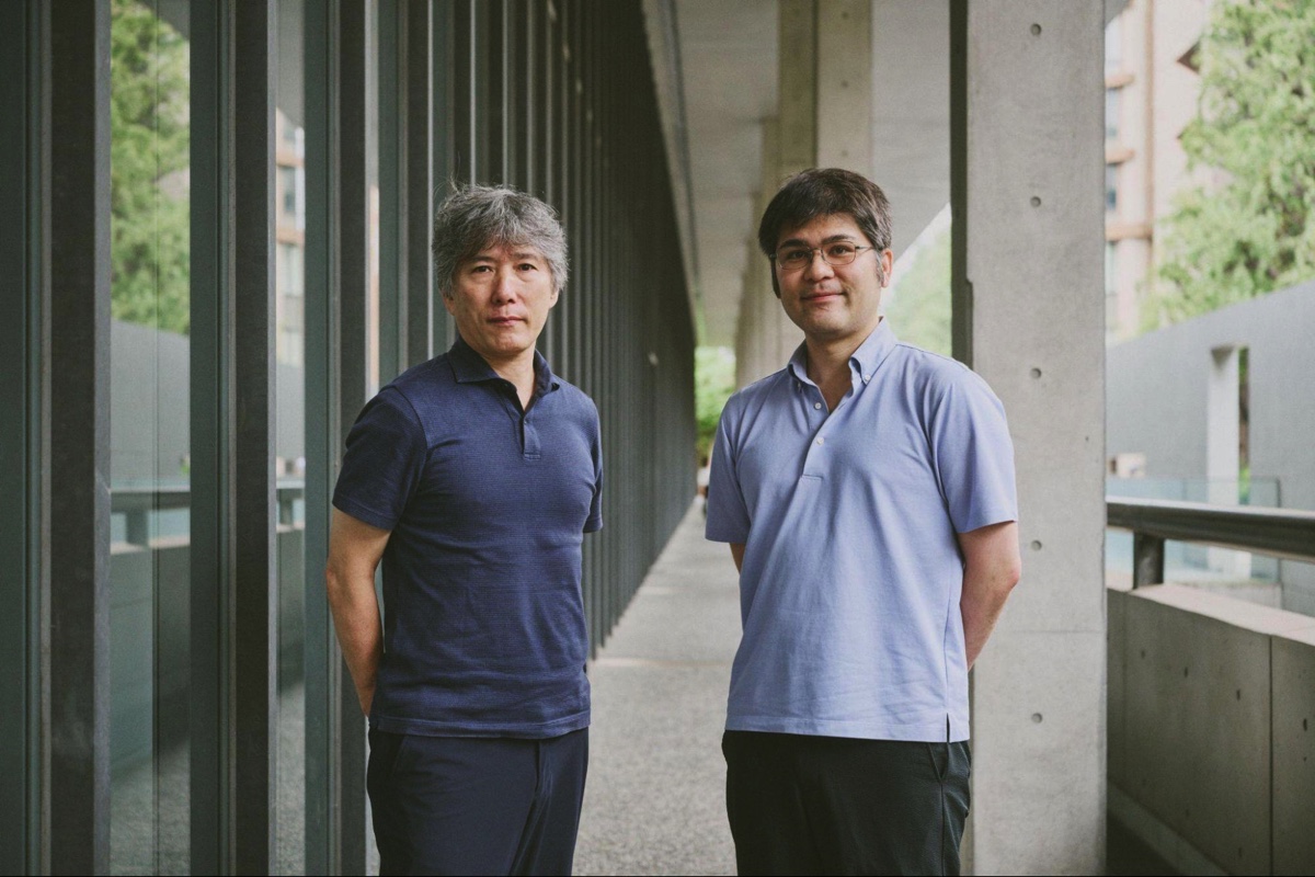 KDDI株式会社 事業創造本部 Web3推進部 エキスパート 川本大功氏、東京大学 先端科学技術研究センター 教授 小泉秀樹氏（撮影＝林直幸）