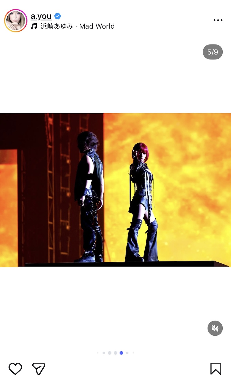 浜崎あゆみ、赤髪ボブ＆黒ドレスのオフショの画像