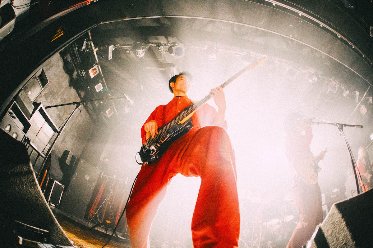 タイゾー(Ba)(撮影=カワセルイ)