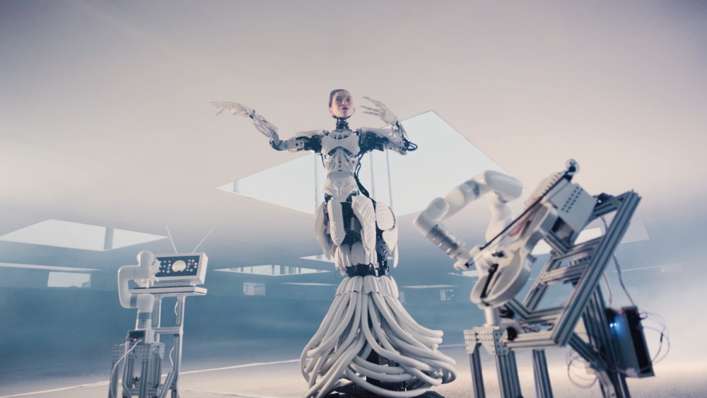 渋谷慶一郎とアンドロイド・マリアがCM出演の画像