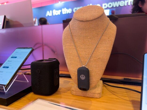 首から下げれば日常が変わる？　CES2026でお披露目されたLenovoネックレス型AIガジェットの可能性