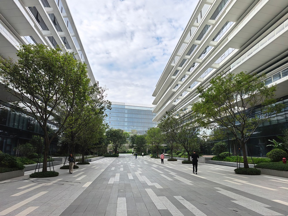 OPPOの濱海湾キャンパスの敷地内