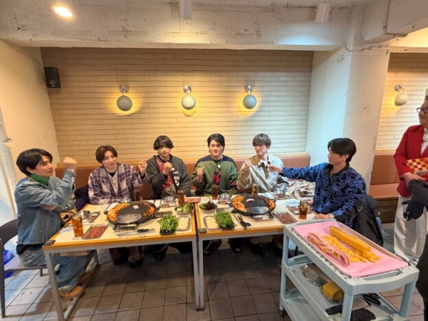 SixTONES、新冠番組『6SixTONES』初回で初の“6人での韓国旅”へ　大泉洋のゲスト出演も