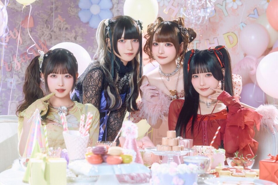 「きゅるりんってしてみて」初フォトブック