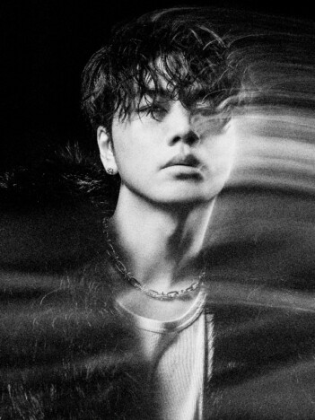 ØMI、EP『THE FUSION』発売に先駆け先行配信決定 スマホリングなど店舗別購入者特典の絵柄公開も