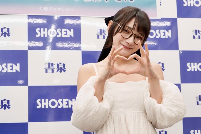 コスプレイヤー・尊みを感じて桜井、初の写真集の手応えを語る　「あまりしたことのない露出度でドキドキしました」