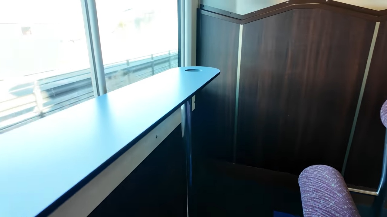 スーツ、特急草津の豪華グリーン車への画像