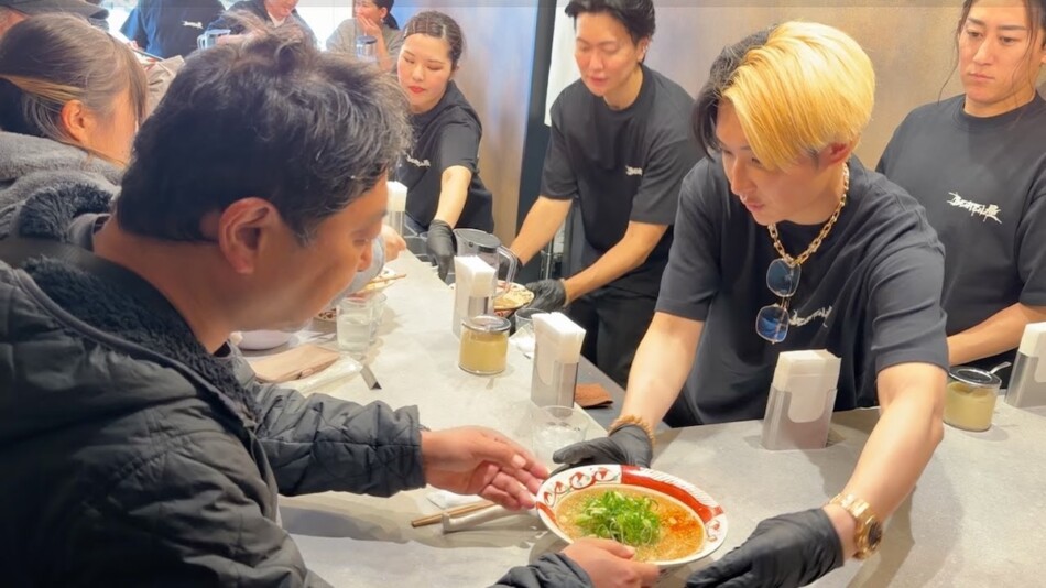ヒカル「べんてん屋」一日店長が話題に