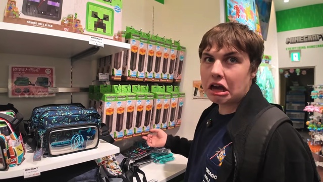 お台場のガンダムに驚愕する外国人YouTuber