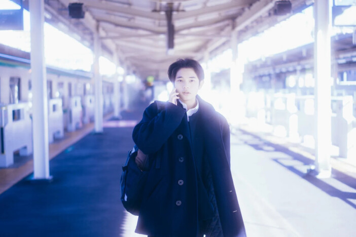 俳優・黒川想矢、初写真集『コバルト』　寝起きのあどけない姿も