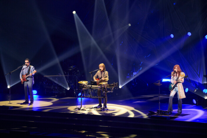 THE ALFEE、42年立ち続ける日本武道館 信念を貫き続けるバンドの美学に触れて