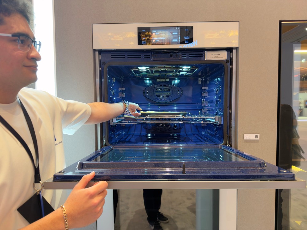 紹介している様子