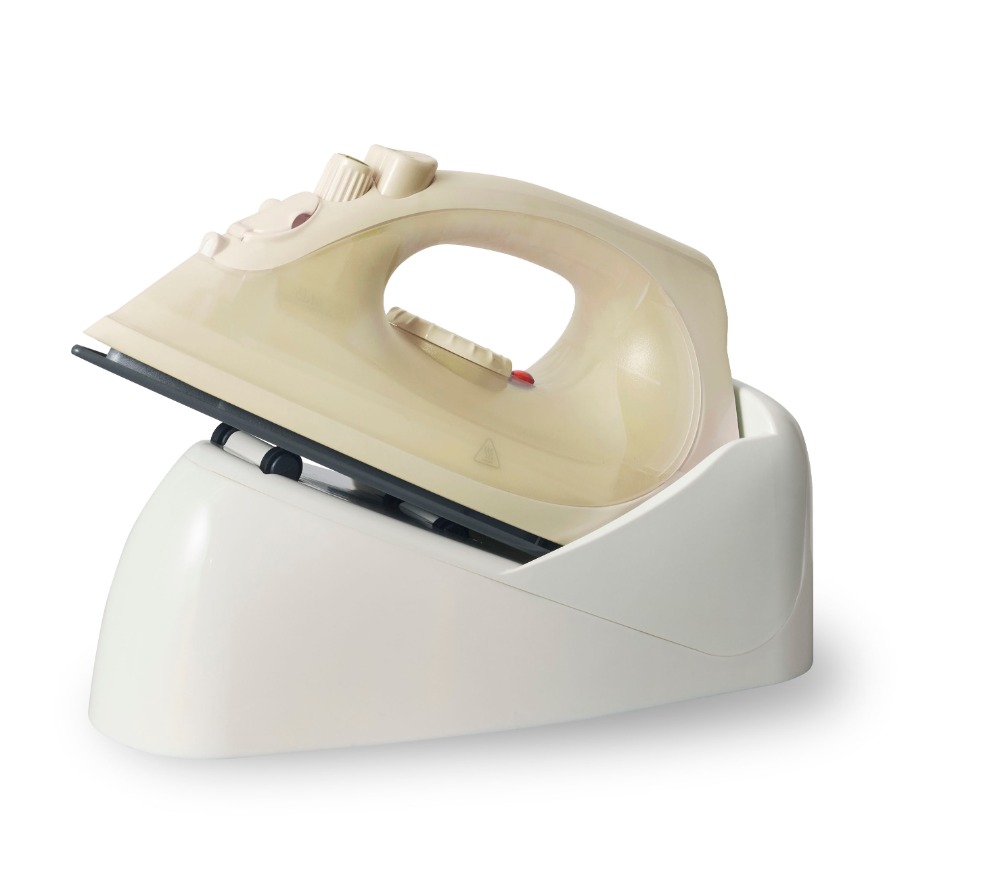 『コードレススチームアイロン』　クリーム　スタンド付き