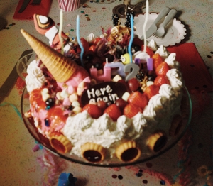 汐れいら『HB2U』初回生産限定盤ジャケット