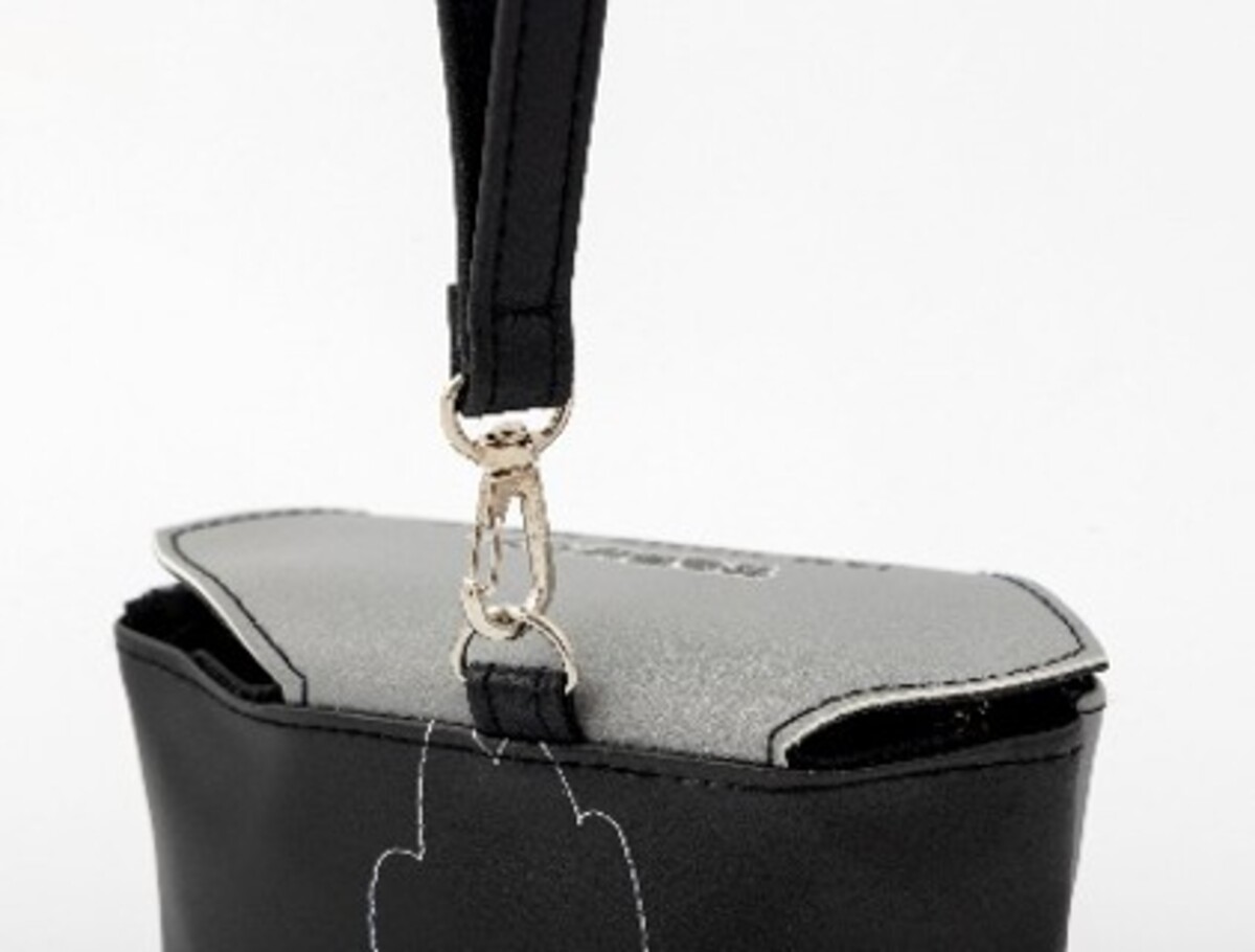 「からあげクン」「ネオバタくん」のポーチの画像