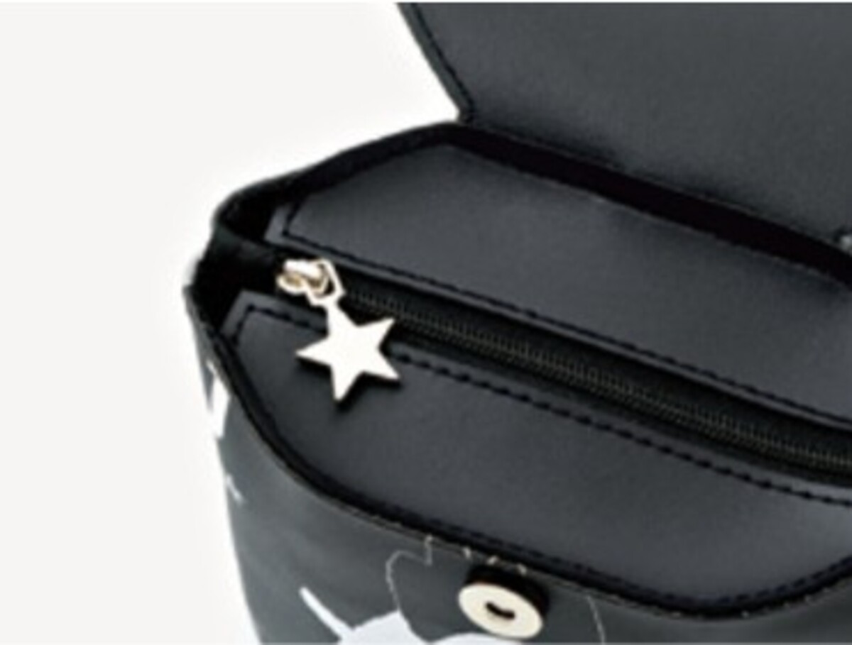 「からあげクン」「ネオバタくん」のポーチの画像