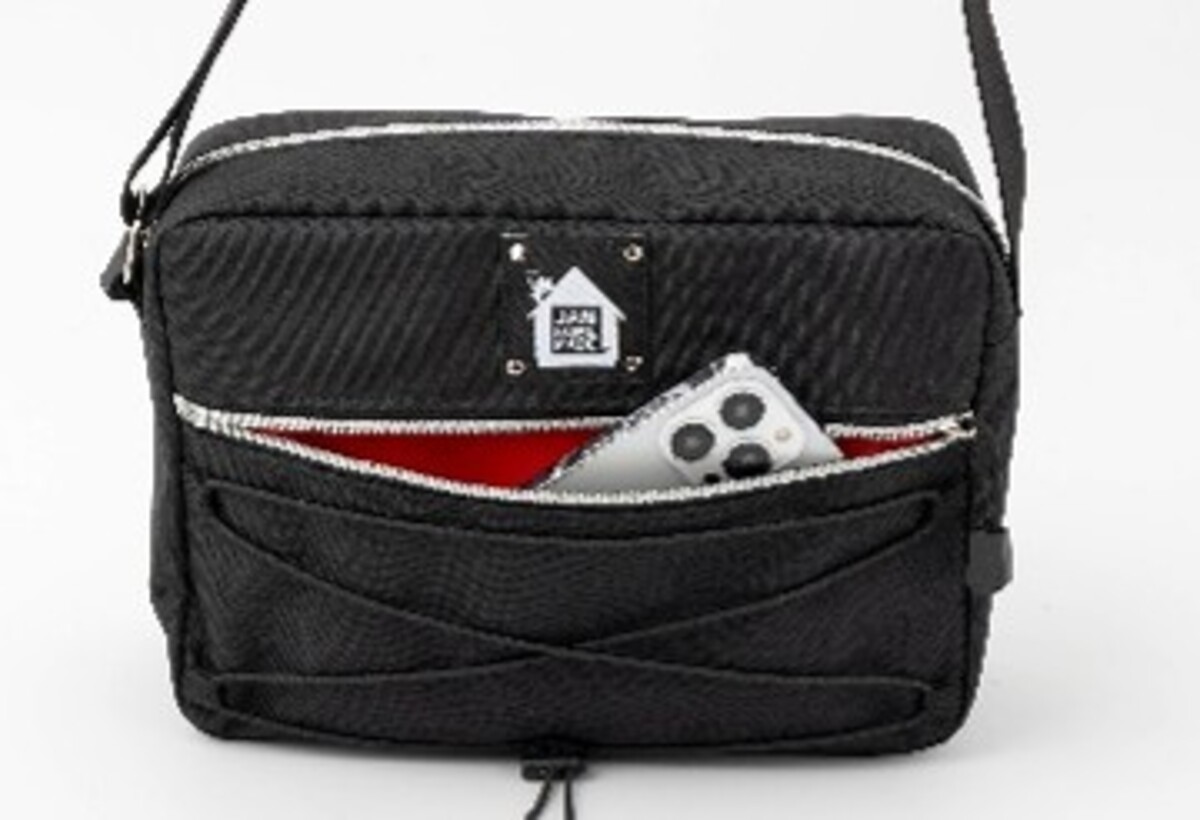 「からあげクン」「ネオバタくん」のポーチの画像