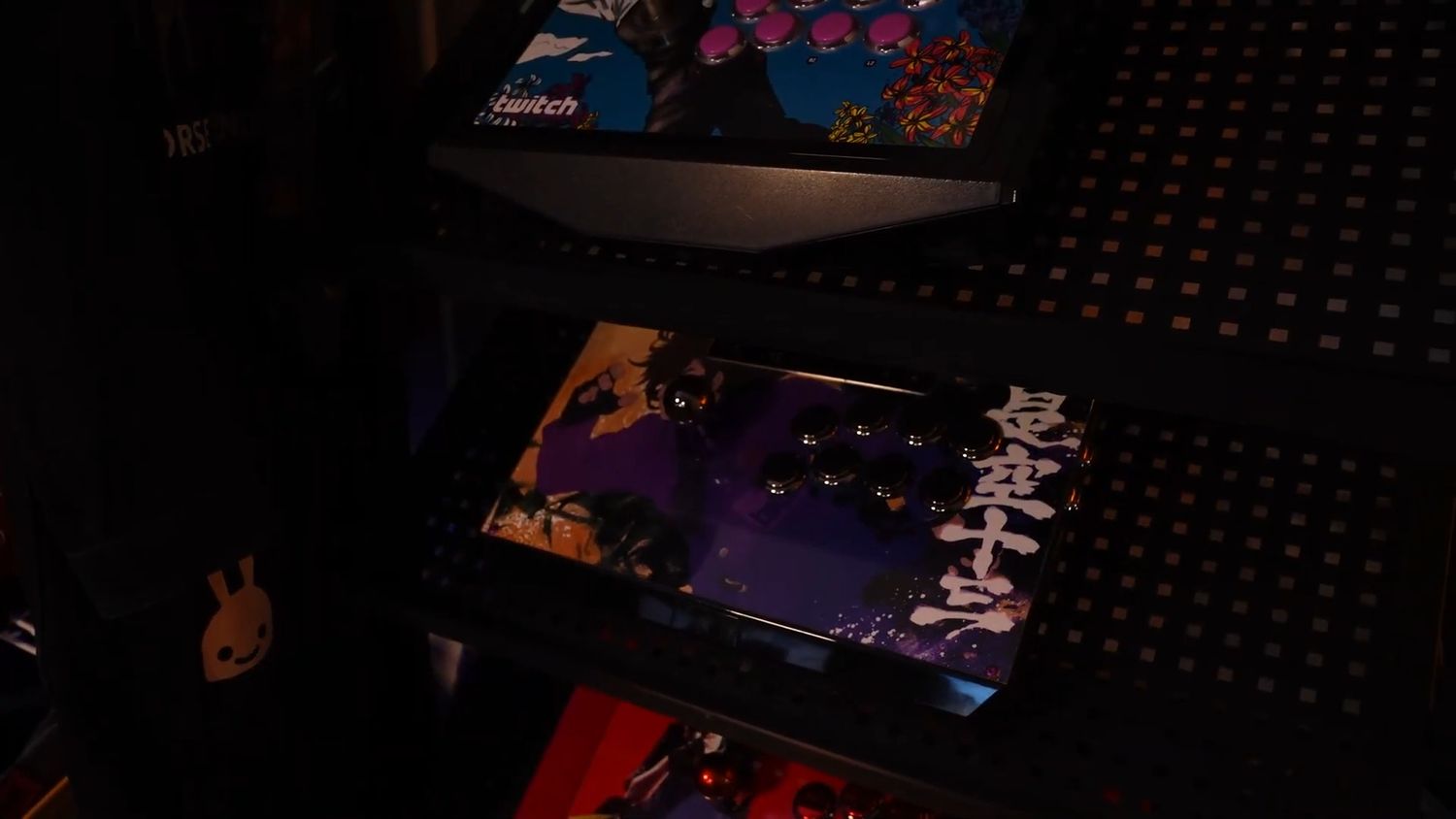 eスポーツキャスター・アールの“新・配信部屋”をルームツアー　Elgato製品による至高の環境＆秘蔵のコレクションを一挙大紹介の画像1-2