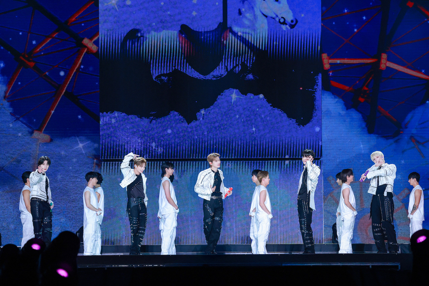 TOMORROW X TOGETHER (P)&(C) BIGHIT MUSIC