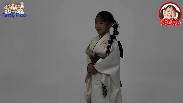 家族写真を撮影するうるしやま家