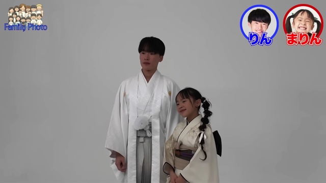 家族写真を撮影するうるしやま家