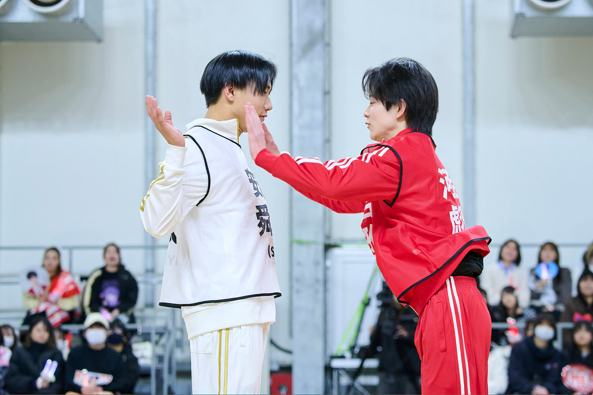 つば男メンバーが紅白対抗で真剣勝負! 観客を前にスター性でも競い合った『つば男 新春大運動会 2026』の画像4-5