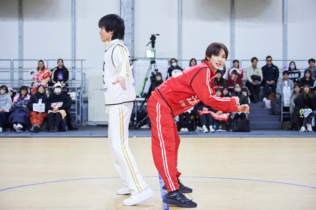 つば男メンバーが紅白対抗で真剣勝負! 観客を前にスター性でも競い合った『つば男 新春大運動会 2026』の画像4-4