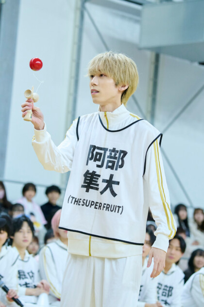 つば男メンバーが紅白対抗で真剣勝負! 観客を前にスター性でも競い合った『つば男 新春大運動会 2026』の画像1-6